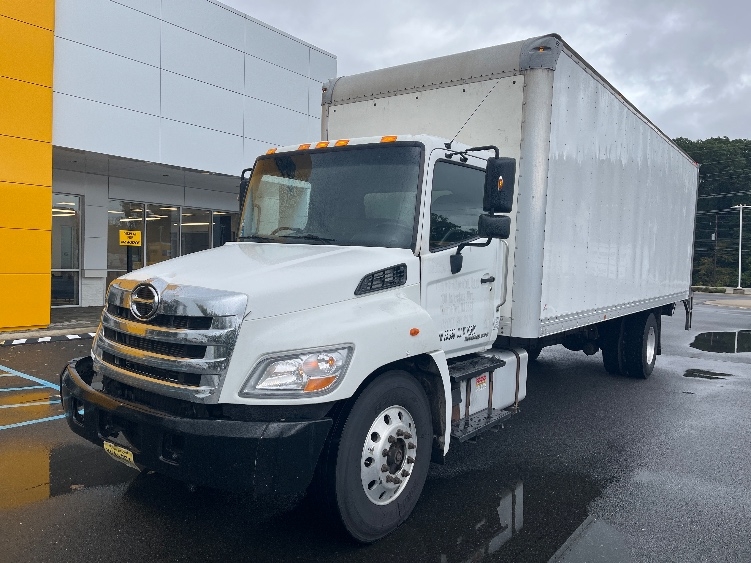 2020 Hino 268 in Dayton, NJ — photo 3