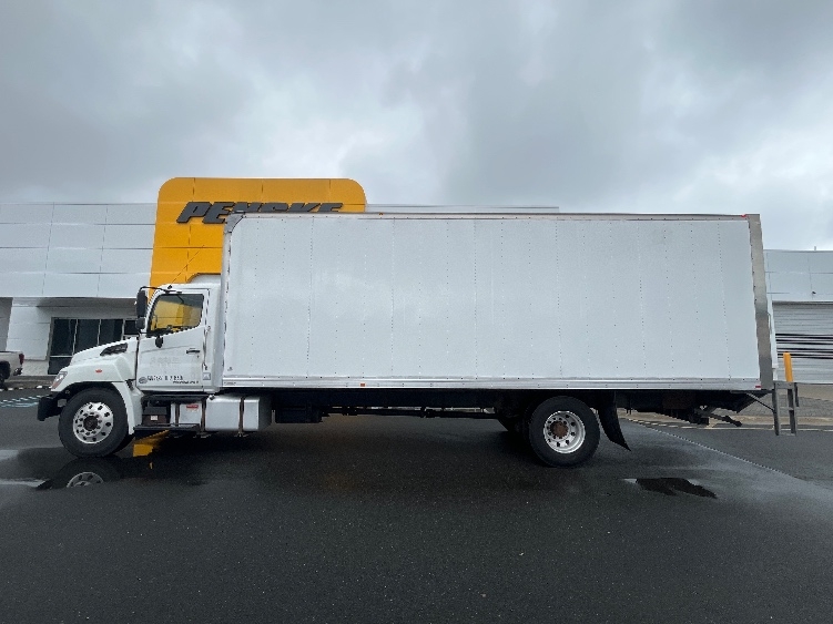 2020 Hino 268 in Dayton, NJ — photo 4