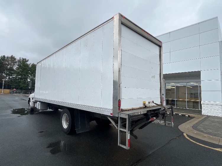2020 Hino 268 in Dayton, NJ — photo 6