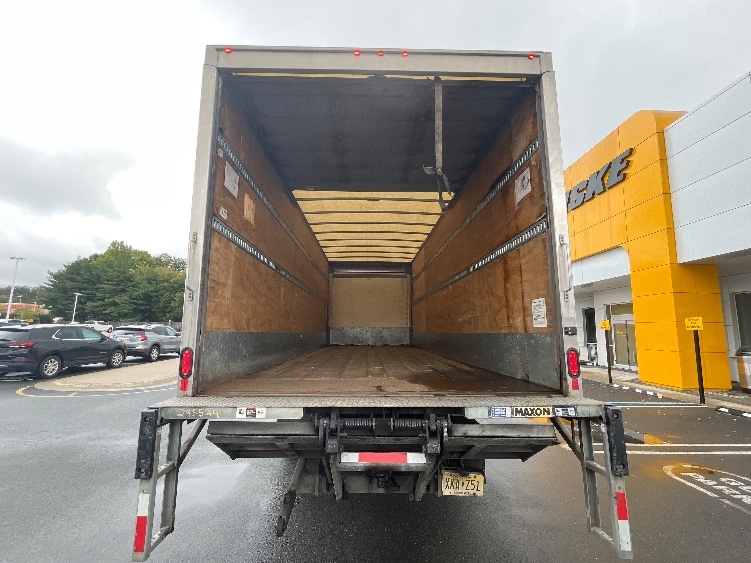 2020 Hino 268 in Dayton, NJ — photo 8
