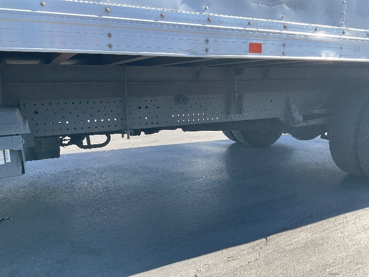 2019 Isuzu NRR in Kent, WA — photo 5