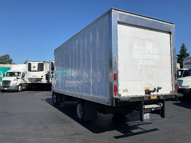 2019 Isuzu NRR in Kent, WA — photo 6
