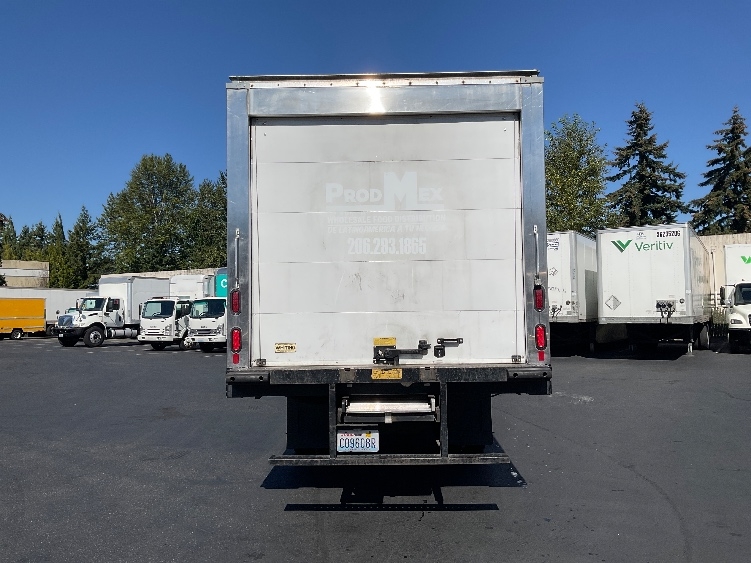 2019 Isuzu NRR in Kent, WA — photo 7