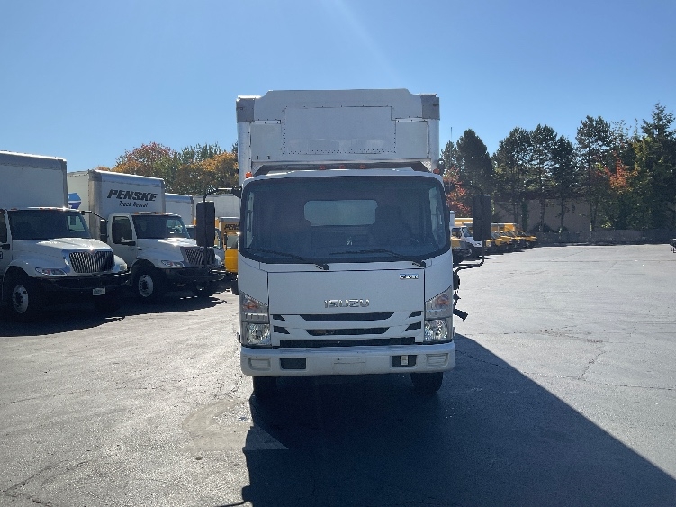 2019 Isuzu NRR in Kent, WA — photo 2