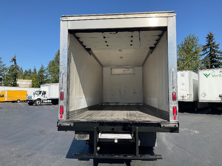 2019 Isuzu NRR in Kent, WA — photo 8