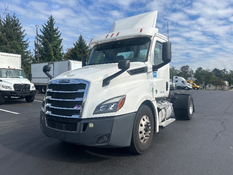 2020 Freightliner Cascadia in Dayton, NJ — photo 3