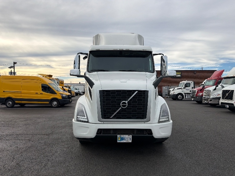 2021 Volvo in Dayton, NJ — photo 2