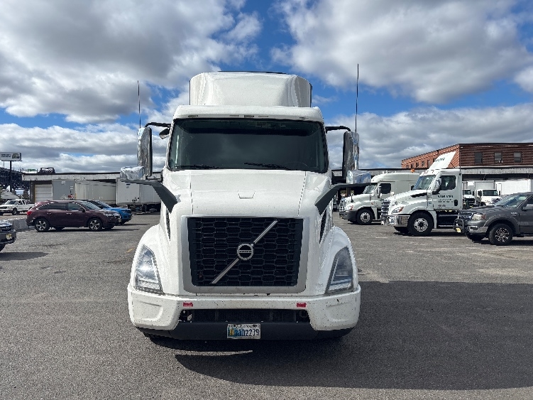 2021 Volvo in Dayton, NJ — photo 2