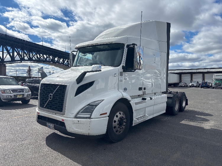 2021 Volvo in Dayton, NJ — photo 3