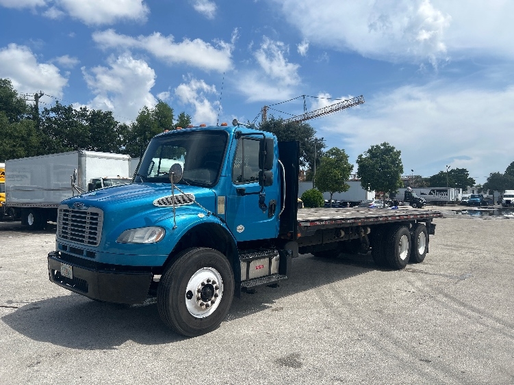 2020 Freightliner eM2 in Medley, FL — photo 3