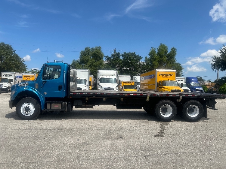 2020 Freightliner eM2 in Medley, FL — photo 4