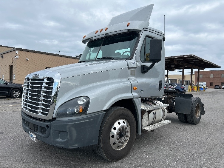 2020 Freightliner Cascadia in Rochester, NY — photo 3