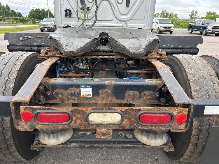 2020 Freightliner Cascadia in Rochester, NY — photo 6