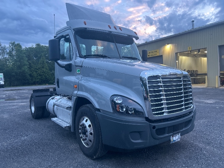 2020 Freightliner Cascadia in Fredonia, NY