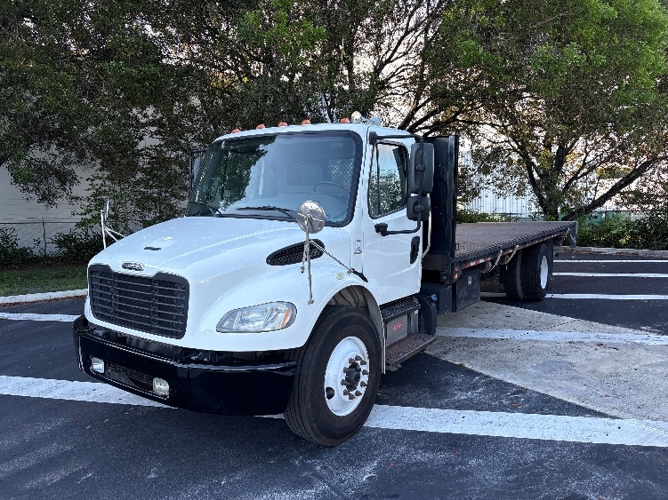 2020 Freightliner eM2 in Medley, FL — photo 3