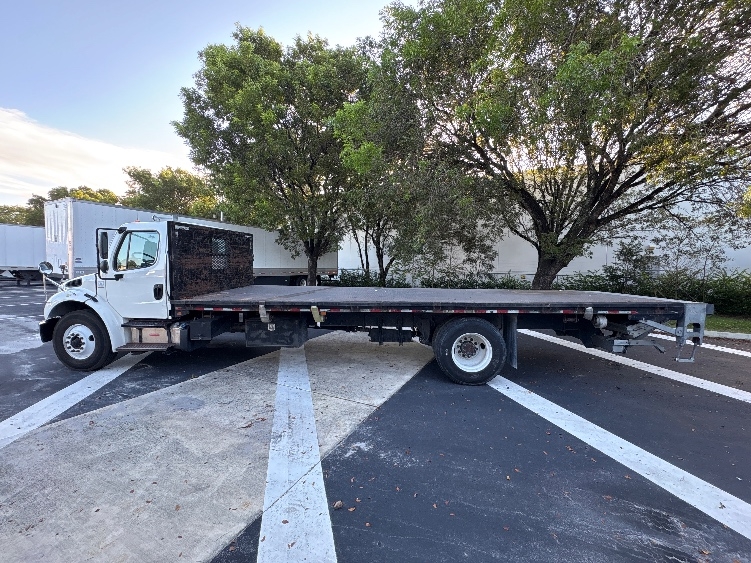2020 Freightliner eM2 in Medley, FL — photo 4