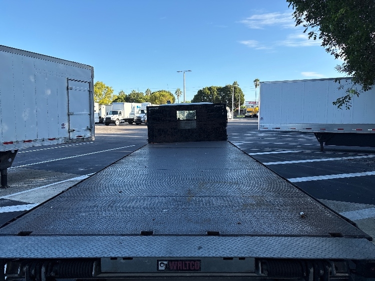 2020 Freightliner eM2 in Medley, FL — photo 8