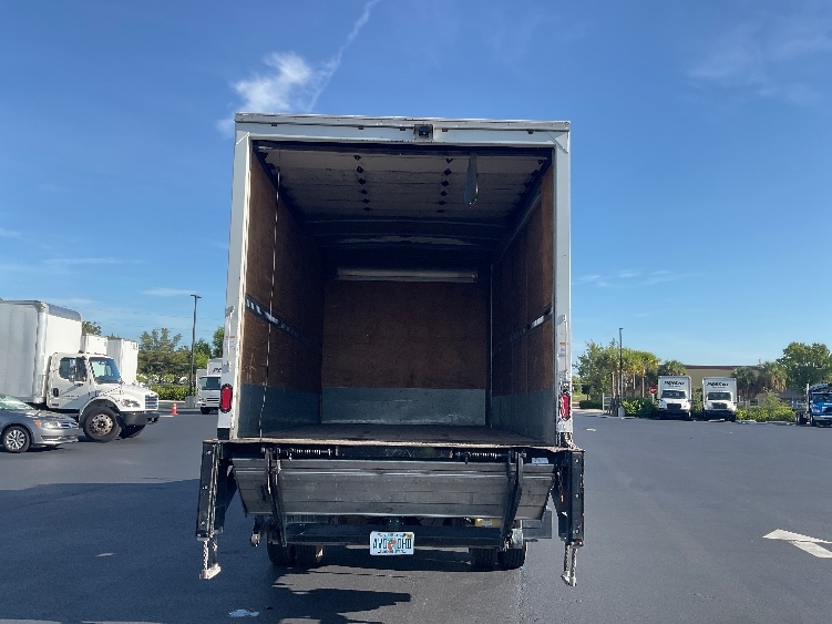 2020 Freightliner eM2 in Tampa, FL — photo 8