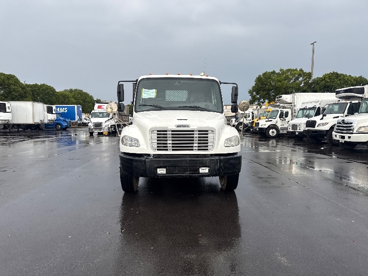 2020 Freightliner eM2 in Medley, FL — photo 2