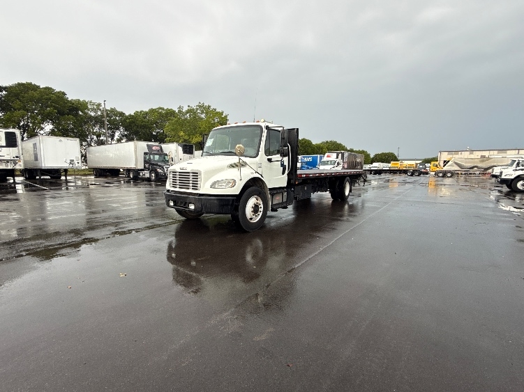 2020 Freightliner eM2 in Medley, FL — photo 3