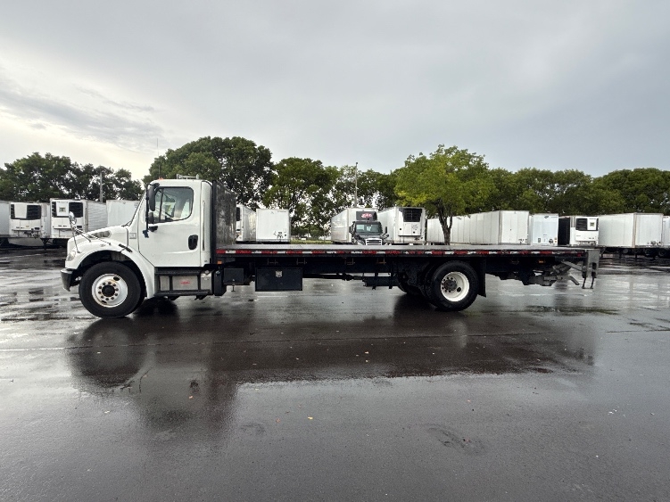 2020 Freightliner eM2 in Medley, FL — photo 4
