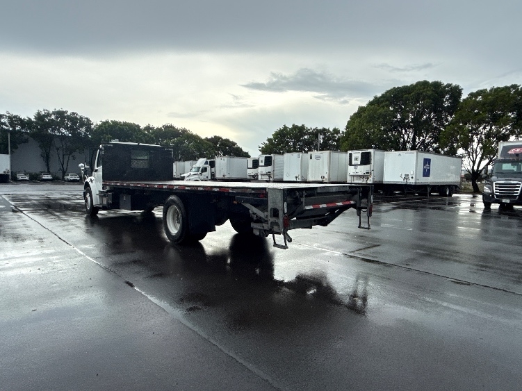 2020 Freightliner eM2 in Medley, FL — photo 6