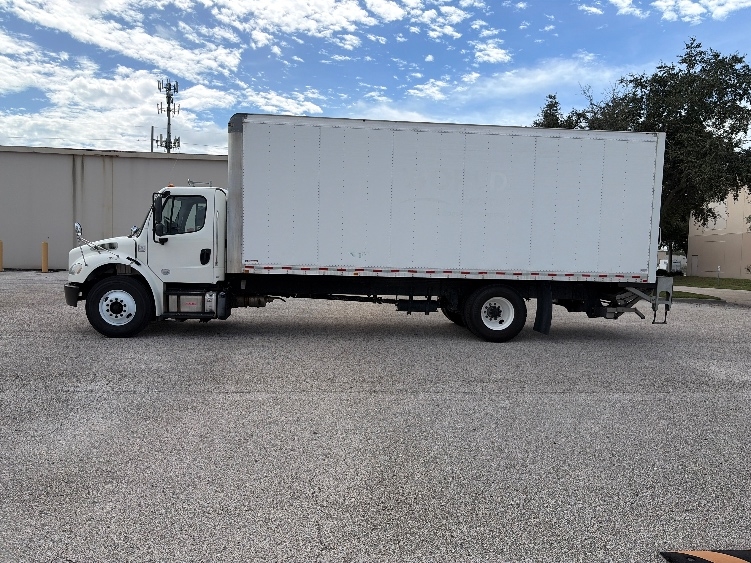 2020 Freightliner eM2 in Tampa, FL — photo 4