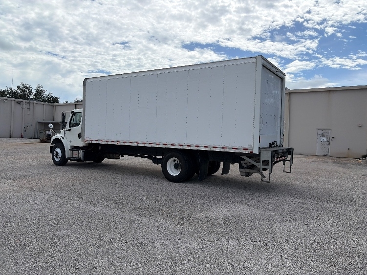 2020 Freightliner eM2 in Tampa, FL — photo 6