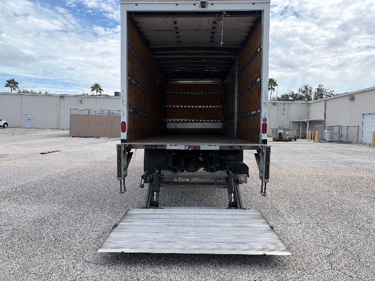 2020 Freightliner eM2 in Tampa, FL — photo 8