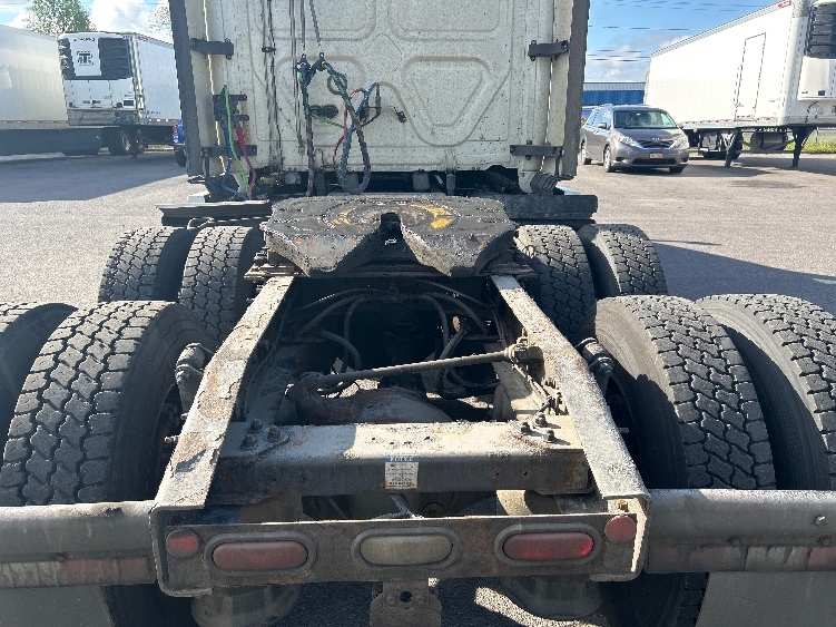 2020 Freightliner Cascadia in Rochester, NY — photo 6