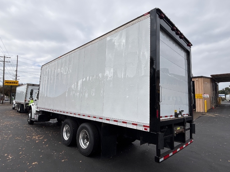 2020 Freightliner eM2 in Portland, OR — photo 6