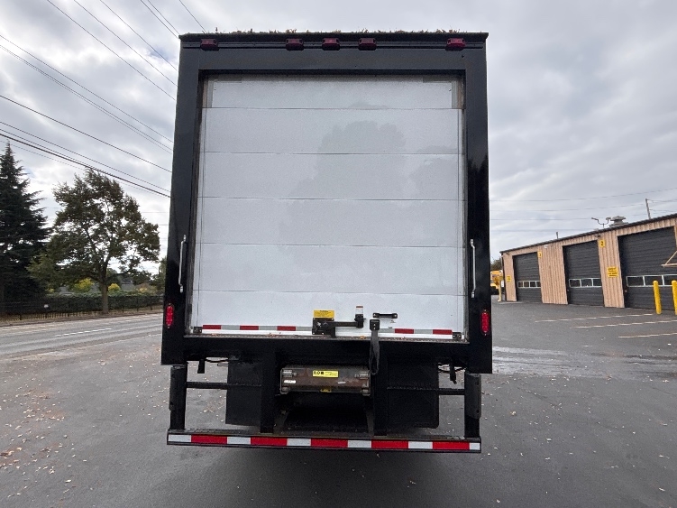 2020 Freightliner eM2 in Portland, OR — photo 7