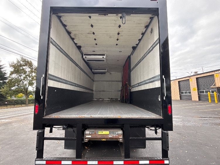 2020 Freightliner eM2 in Portland, OR — photo 8