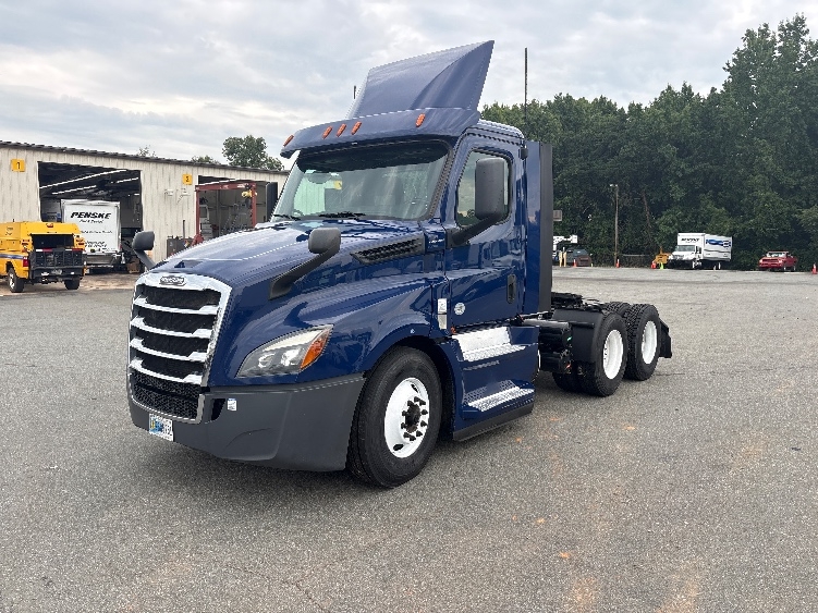 2020 Freightliner Cascadia in Greensboro, NC — photo 3