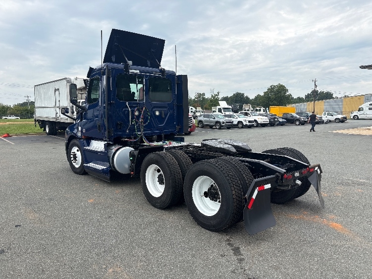 2020 Freightliner Cascadia in Greensboro, NC — photo 5
