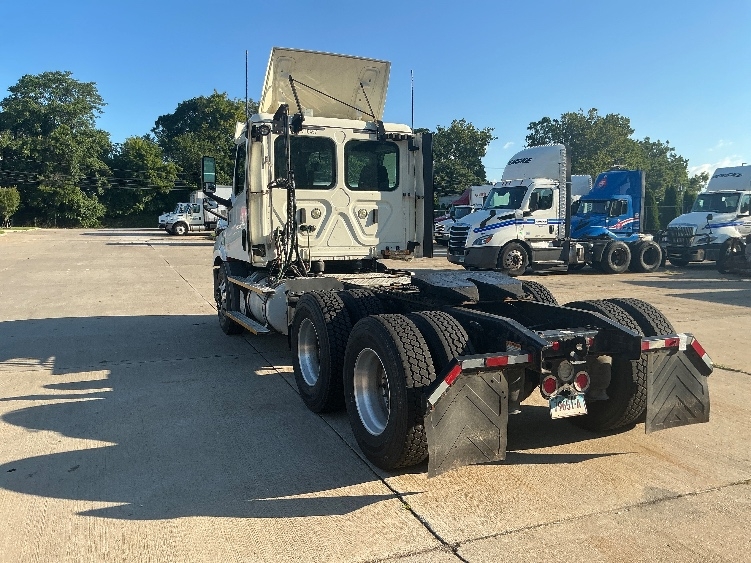 2020 Freightliner Cascadia in Springfield, MA — photo 5
