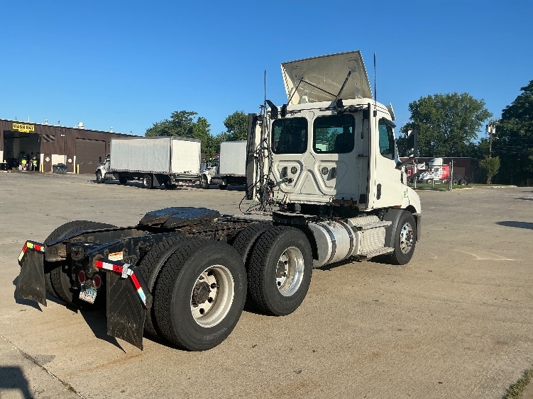 2020 Freightliner Cascadia in Springfield, MA — photo 7
