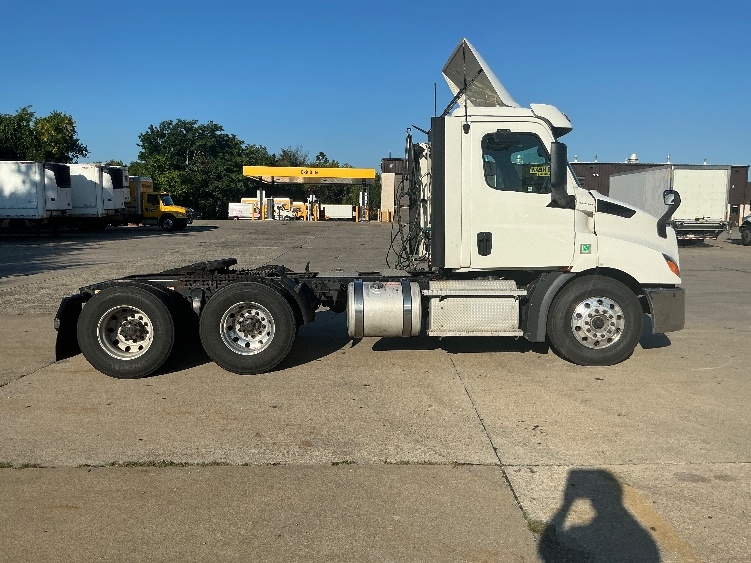 2020 Freightliner Cascadia in Springfield, MA — photo 8