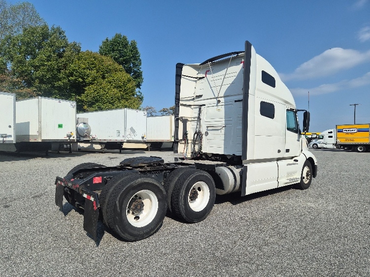 2023 Volvo VNL 760 in Greensboro, NC — photo 7