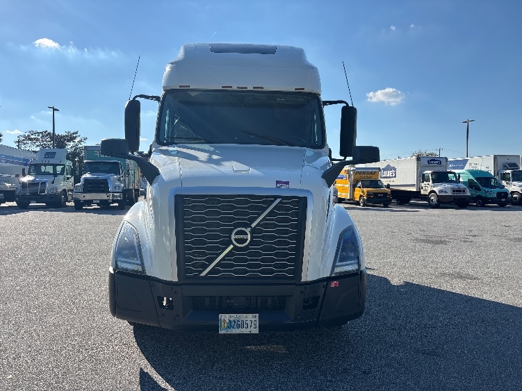 2023 Volvo VNL 760 in Greensboro, NC — photo 2