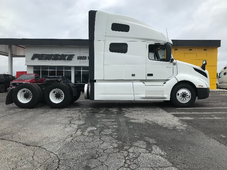 2023 Volvo VNL 760 in Kansas City, MO — photo 8