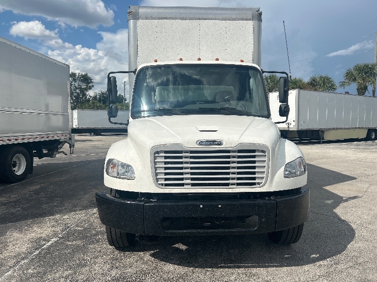 2022 Freightliner eM2 in Ocala, FL — photo 2