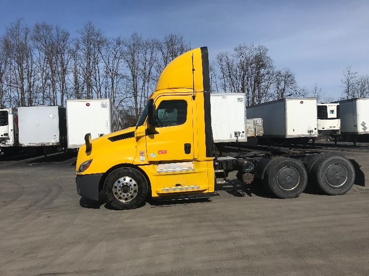 2020 Freightliner Cascadia in Whitesboro, NY — photo 4