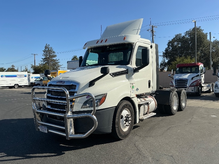 2018 Freightliner Cascadia in West Sacramento, CA — photo 3
