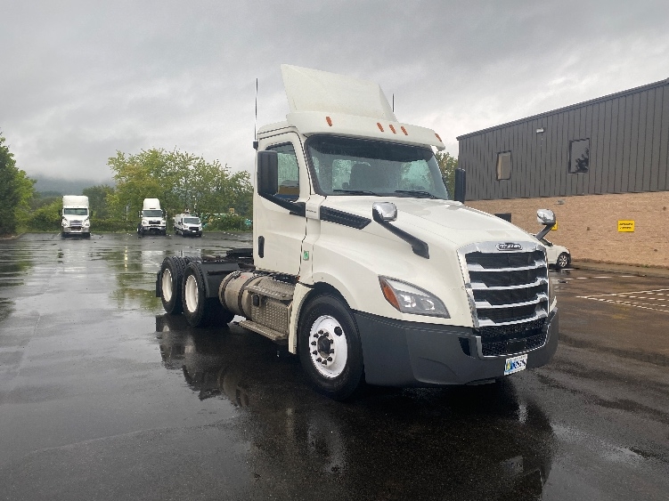 2018 Freightliner Cascadia in Binghamton, NY