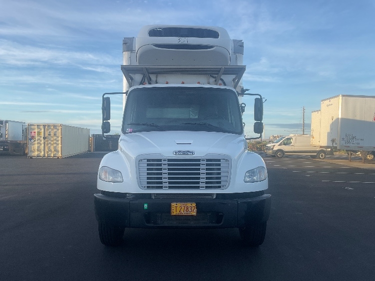 2019 Freightliner eM2 in Torrance, CA — photo 2