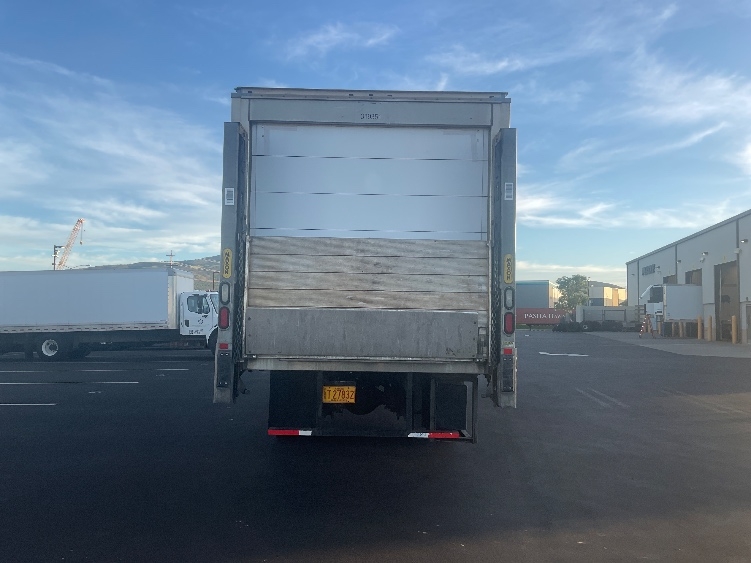 2019 Freightliner eM2 in Torrance, CA — photo 7