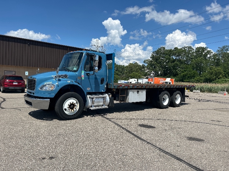 2020 Freightliner eM2 in Warren, MI — photo 3