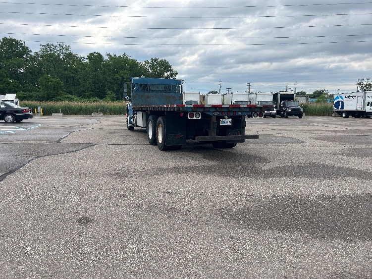2020 Freightliner eM2 in Warren, MI — photo 6