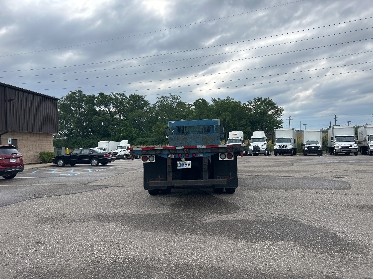 2020 Freightliner eM2 in Warren, MI — photo 7